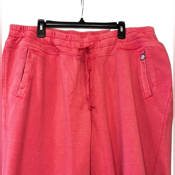 Livi Active French Terry Capris  38W/40W - Picture 4 of 7